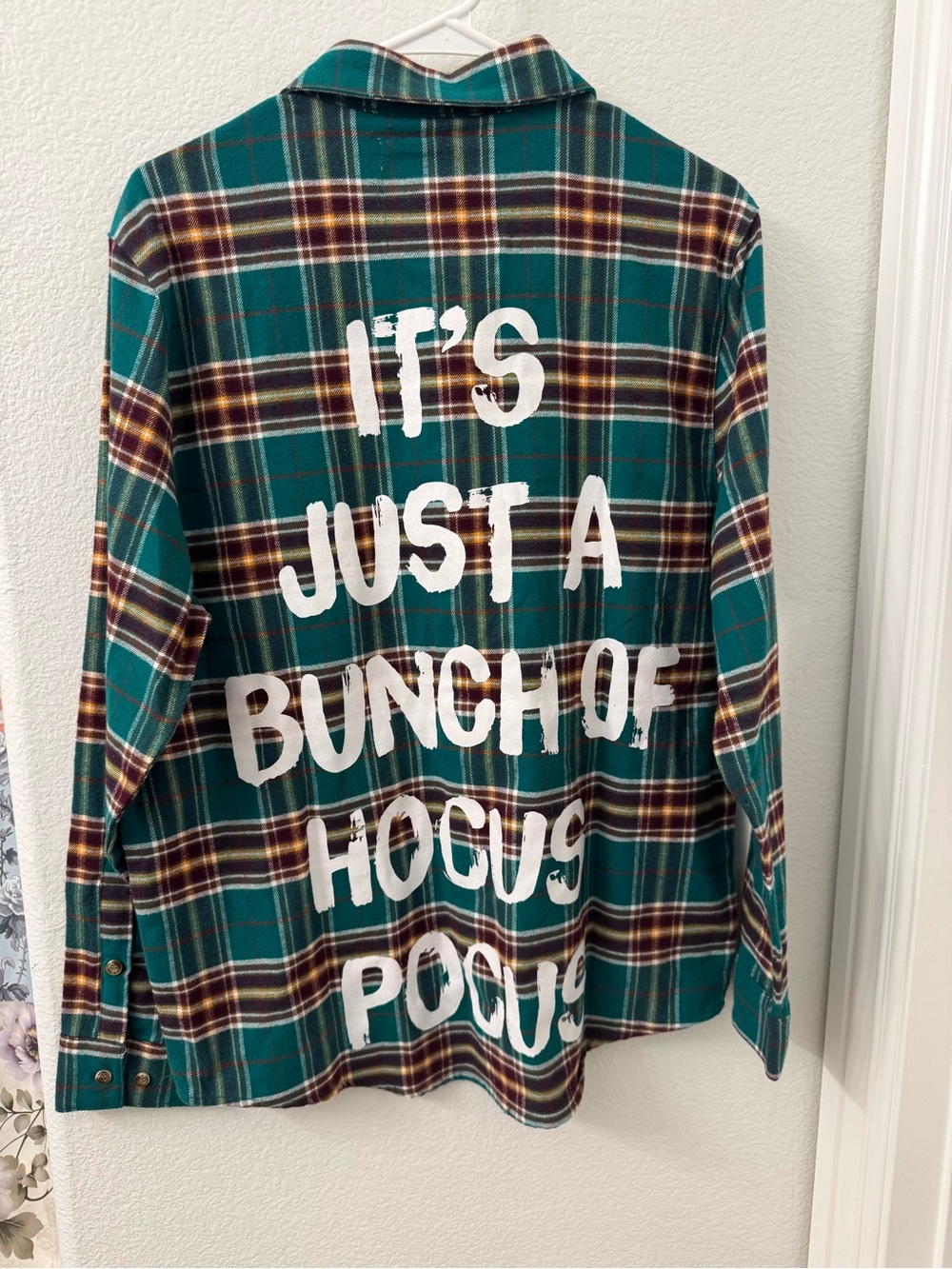 NWT Disney Hocus Pocus Green Plaid Button-Down Shirt medium cakeworthy